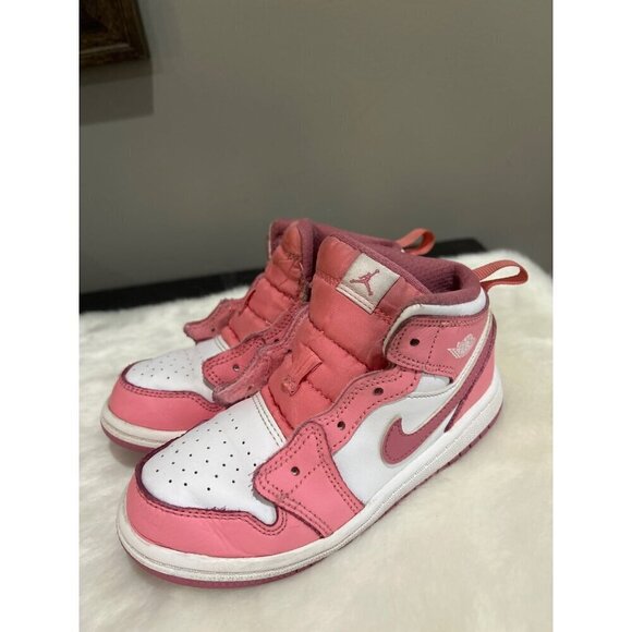 Nike Air Jordan 1 Mid Valentine's Day Sneaker Pink Kids Size 10C - Picture 5 of 11